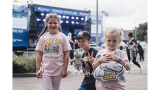 Power Open Air 2025, DIKKA, drei kleine Fans mit DIKKA-Merch Power Open Air 2025, DIKKA, drei kleine Fans mit DIKKA-Merch