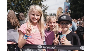 Power Open Air 2025, DIKKA, drei junge Fans Power Open Air 2025, DIKKA, drei junge Fans