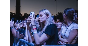 Power Open Air 2025, Wincent Weiss, Fans filmen die Show Power Open Air 2025, Wincent Weiss, Fans filmen die Show