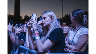 Power Open Air 2025, Wincent Weiss, Fans filmen die Show Power Open Air 2025, Wincent Weiss, Fans filmen die Show