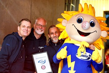 enviaM verlängert Sponsoring mit den Eispiraten Crimmitschau enviaM verlängert Sponsoring mit den Eispiraten Crimmitschau