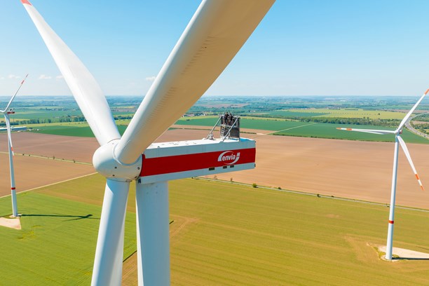 Windrad mit enviaM-Logo Windrad mit enviaM-Logo