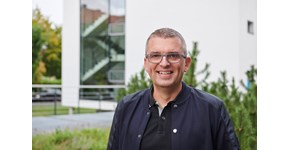 Dr. Stephan Lowis, Vorsitzender des Vorstandes und Vorstand Finanzen (CEO) Dr. Stephan Lowis, Vorsitzender des Vorstandes und Vorstand Finanzen (CEO)