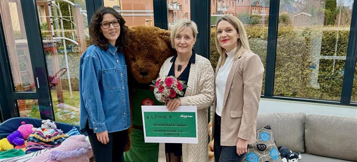 Scheckübergabe an den Elternverein krebskranker Kinder e.V. Chemnitz Scheckübergabe an den Elternverein krebskranker Kinder e.V. Chemnitz