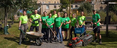 Mitarbeiter vor Ort Mitarbeiter vor Ort